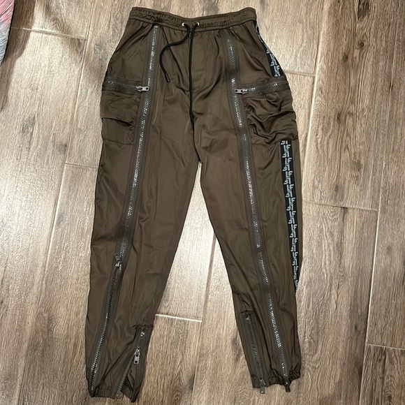 LF CARGO PANTS IN OLIVE GREEN - Picture 1 of 5